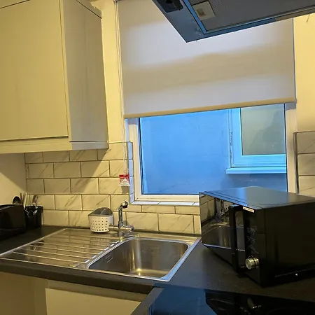 Modern Apartment In Luton Town Centre Exterior foto