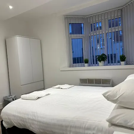 Modern Apartment In Luton Town Centre Exterior foto
