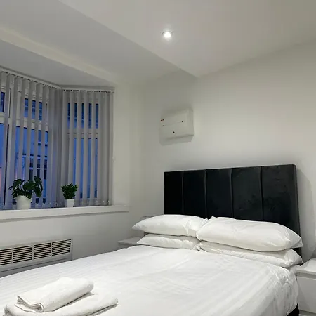 Modern Apartment In Luton Town Centre Exterior foto