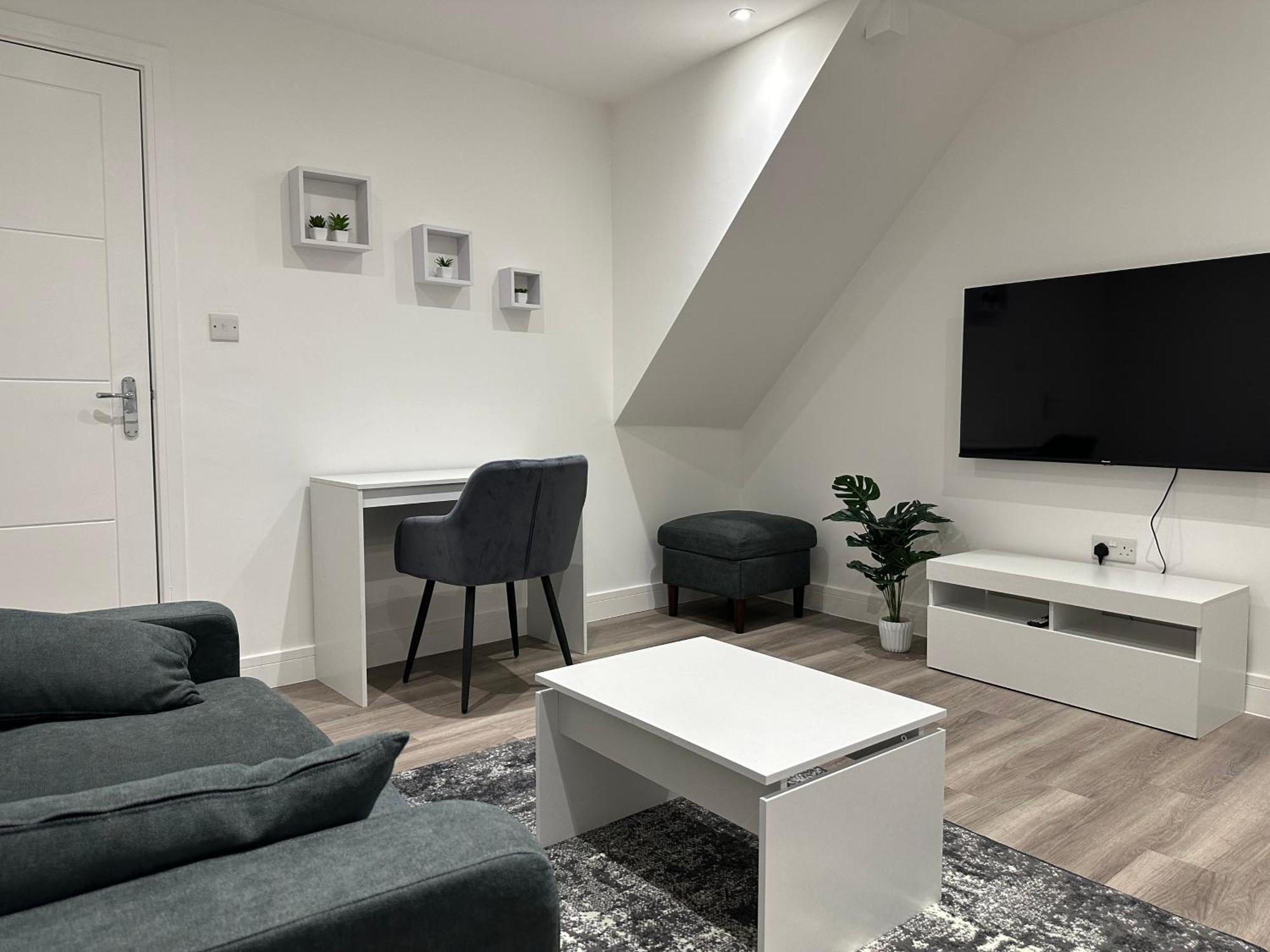 Modern In Luton Town Centre Apartment *