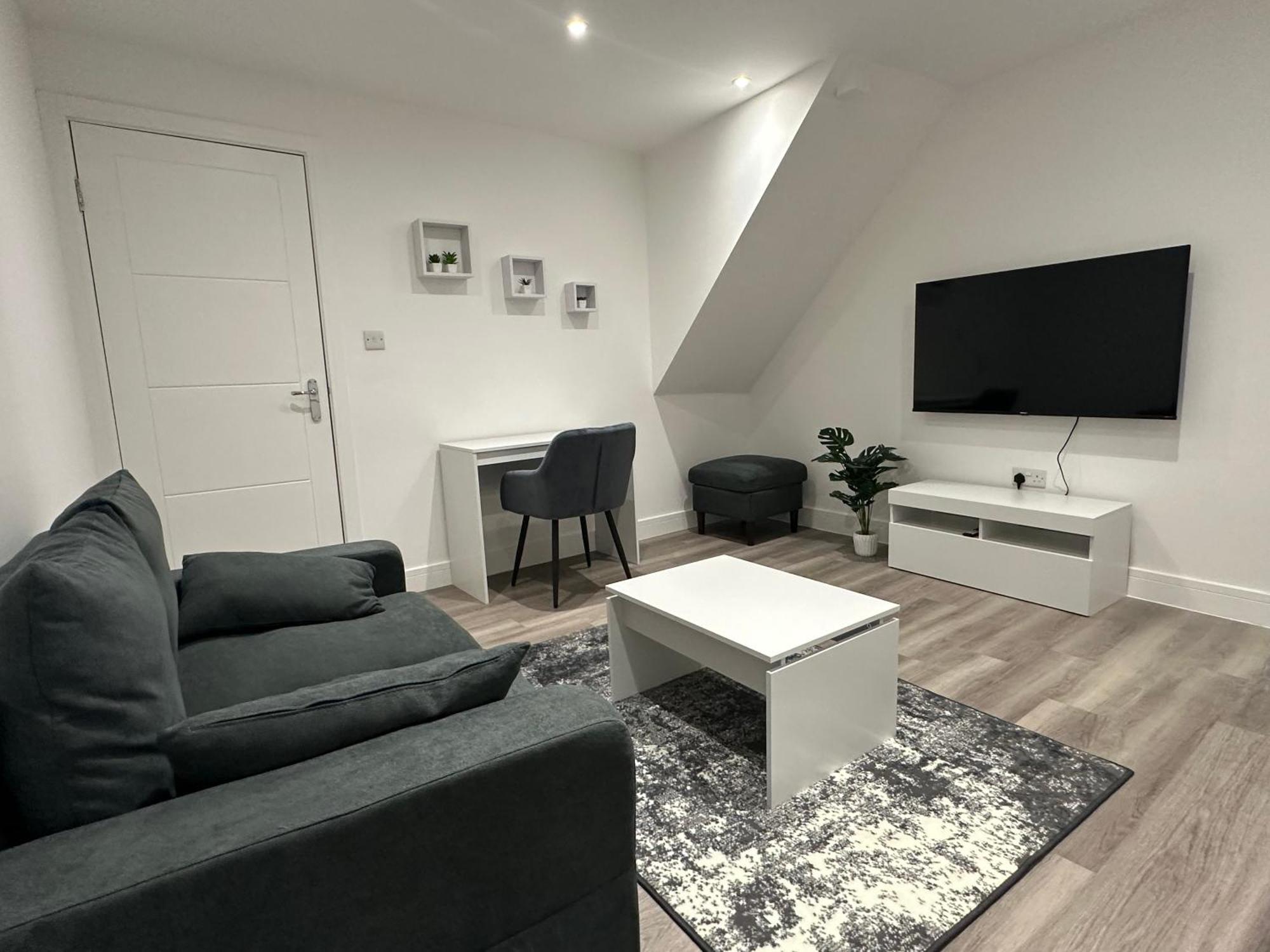 Modern In Luton Town Centre Luton (Bedfordshire)