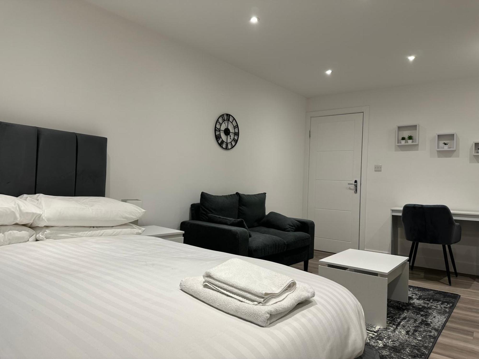 Modern In Luton Town Centre Apartment