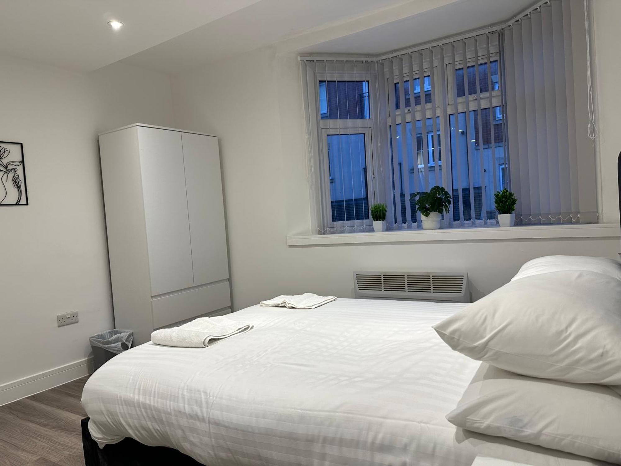 Modern In Luton Town Centre Apartment *